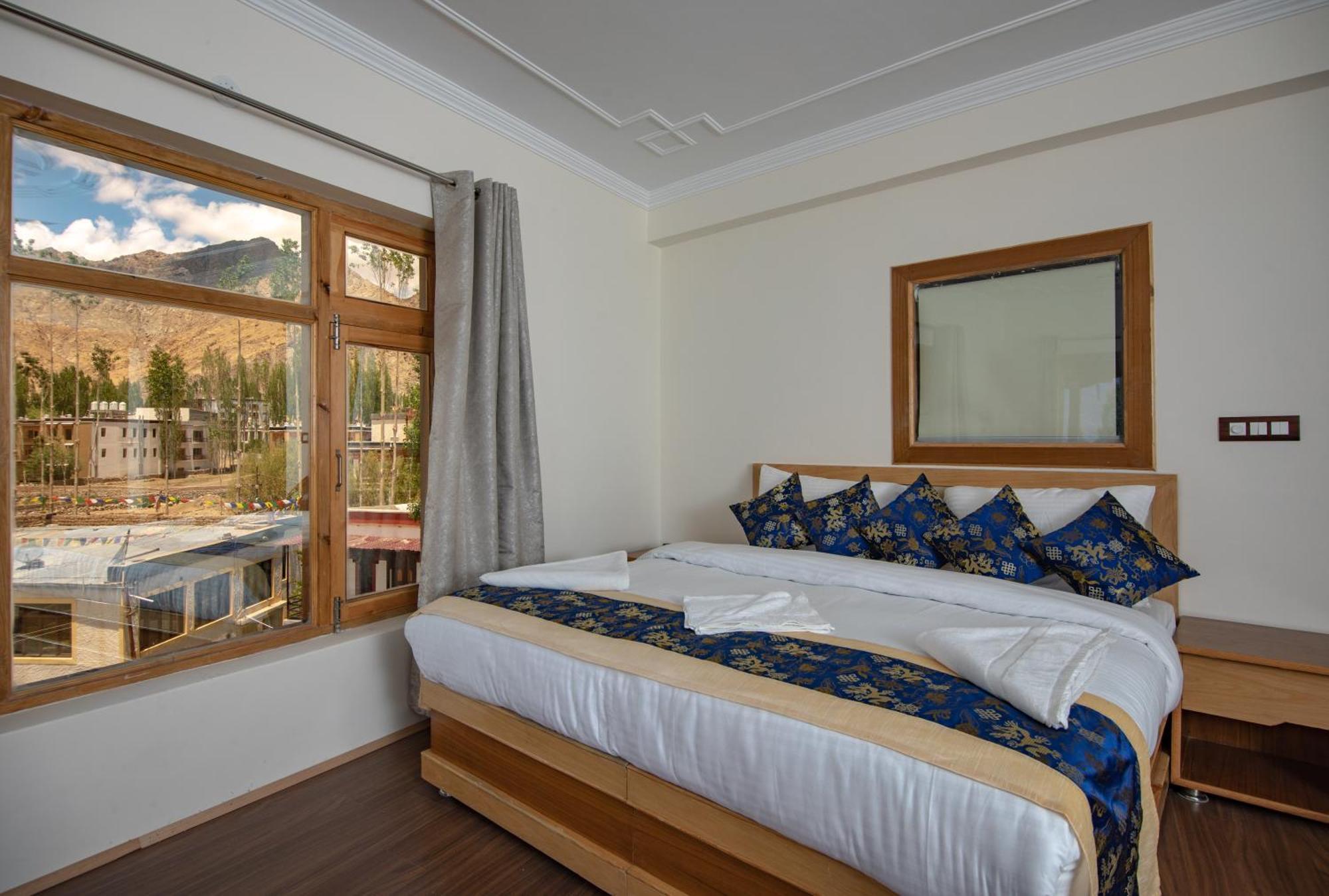 The Nangsay Hotel Leh Exteriör bild