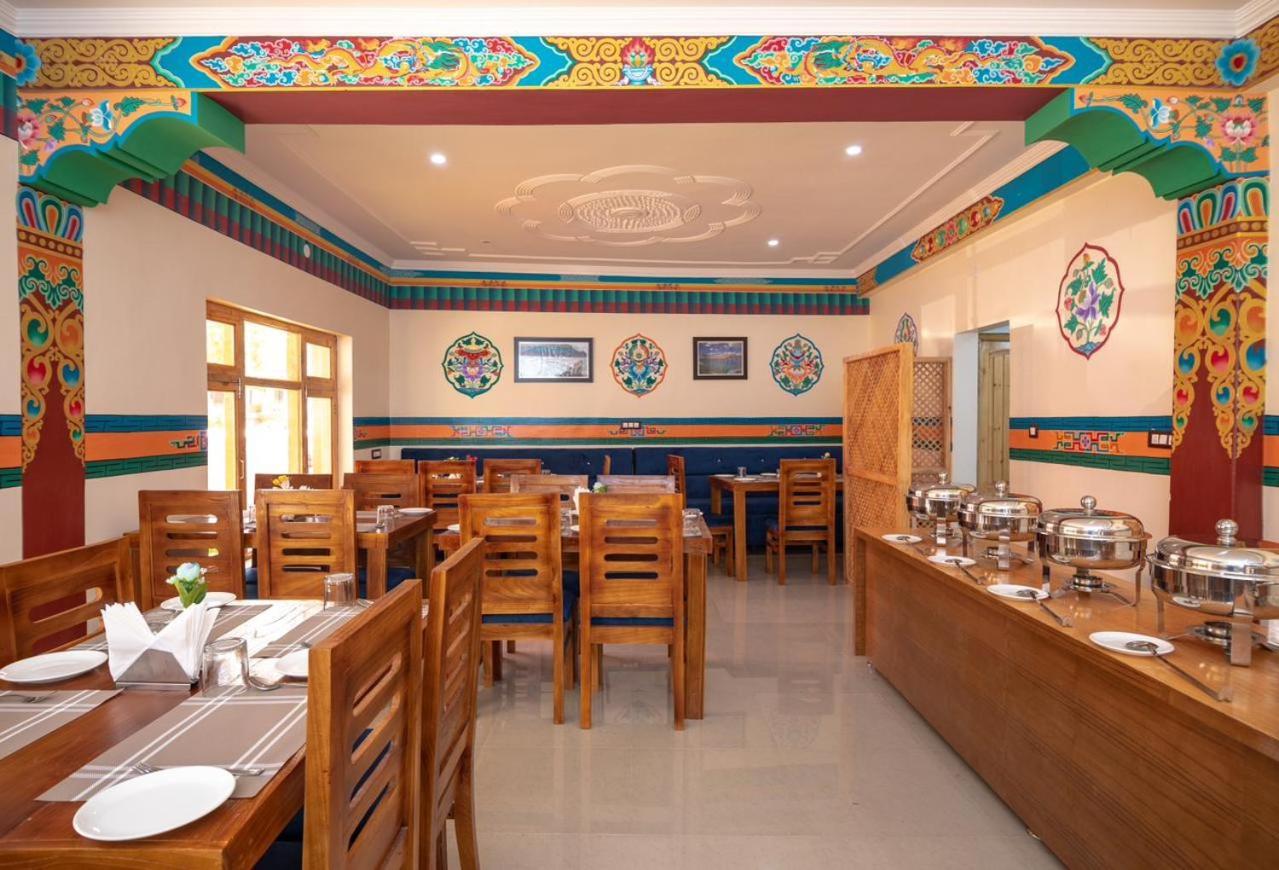 The Nangsay Hotel Leh Exteriör bild